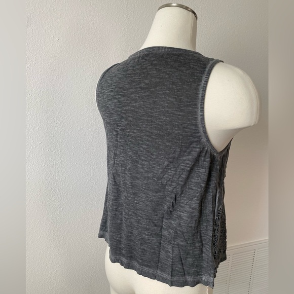 Express Eyelet Blouse - Tank - Picture 6 of 14